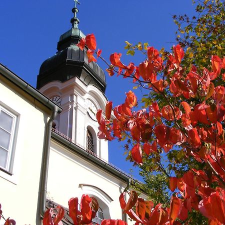 Hotel Haus Der Begegnung Heilig Geist à Burghausen Extérieur photo