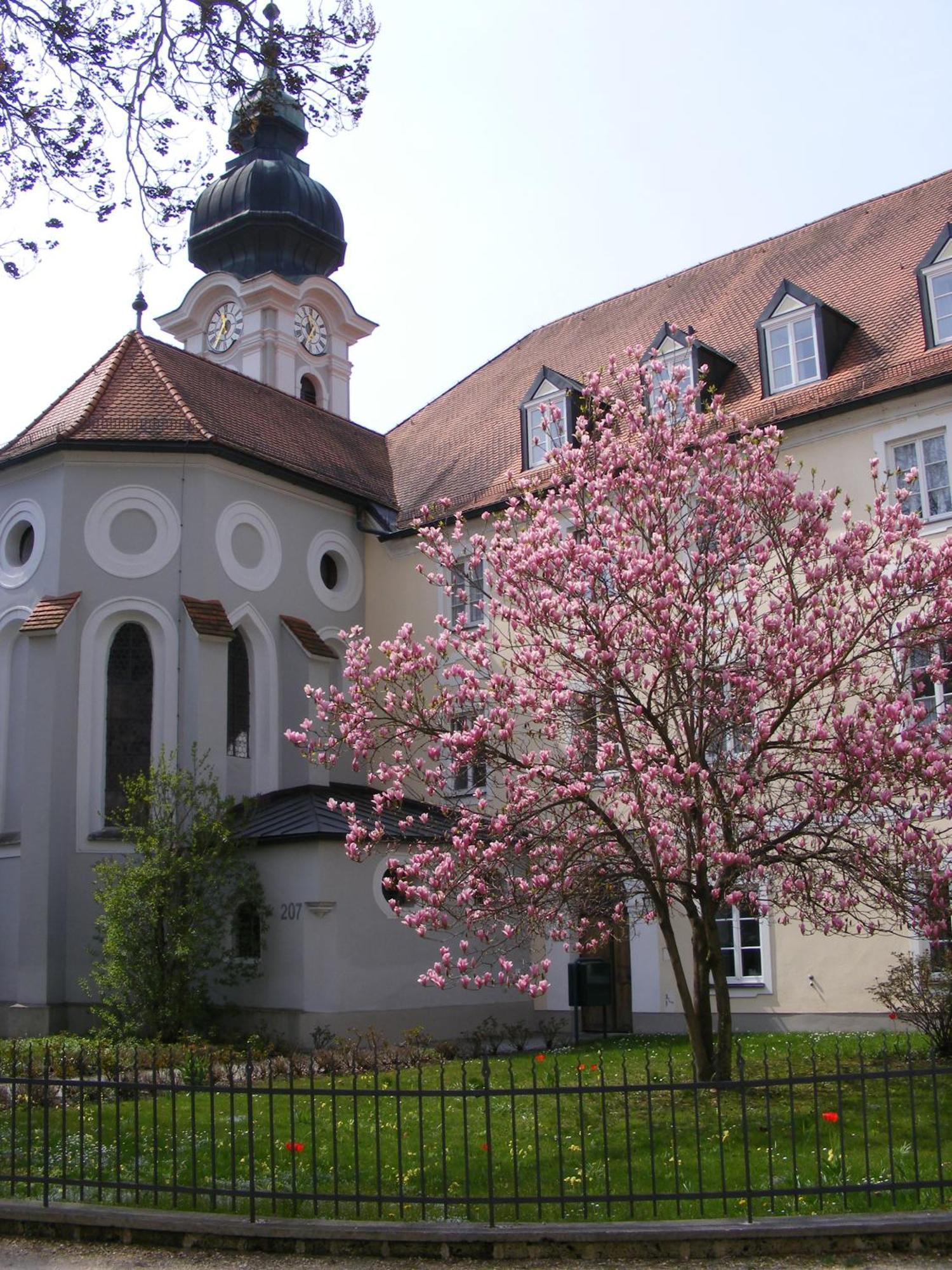 Hotel Haus Der Begegnung Heilig Geist à Burghausen Extérieur photo